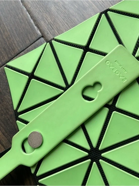 BAO BAO ISSEY MIYAKE Green Lucent Tote Bag - Picture 7 of 16